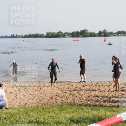 21.06.2025 - 27. Vierlanden-Triathlon MichiJ http://msf.ph/oto/7980380 15.06.2026 09:01:51 Schwimmen 196, 206, 214, 242 meine-sportfotos.de