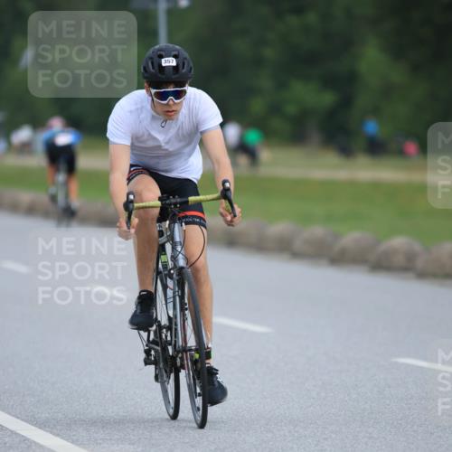 15.06.2025 - 27. Vierlanden-Triathlon H.Heesch http://msf.ph/oto/7980391 15.06.2025 10:39:44 Radfahren 3, 153, 260, 357 meine-sportfotos.de