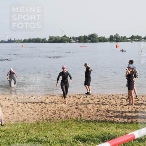 21.06.2025 - 27. Vierlanden-Triathlon MichiJ http://msf.ph/oto/7980405 15.06.2026 09:01:52 Schwimmen 196, 206, 214, 242 meine-sportfotos.de