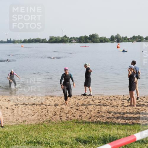 21.06.2025 - 27. Vierlanden-Triathlon MichiJ http://msf.ph/oto/7980410 15.06.2026 09:01:52 Schwimmen 196, 206, 214, 242 meine-sportfotos.de
