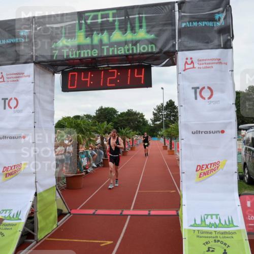 15.06.2025 - 7 Türme Triathlon Michael Strokosch http://msf.ph/oto/7980415 15.06.2025 14:12:13 Ziel 610, 801, 845, 1001, 1047 meine-sportfotos.de