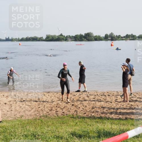 21.06.2025 - 27. Vierlanden-Triathlon MichiJ http://msf.ph/oto/7980420 15.06.2026 09:01:52 Schwimmen 196, 206, 214, 242 meine-sportfotos.de