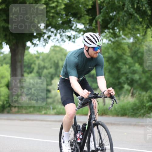 15.06.2025 - 7 Türme Triathlon Yannick Fuchs http://msf.ph/oto/7980429 15.06.2025 11:21:56 Radfahren  meine-sportfotos.de