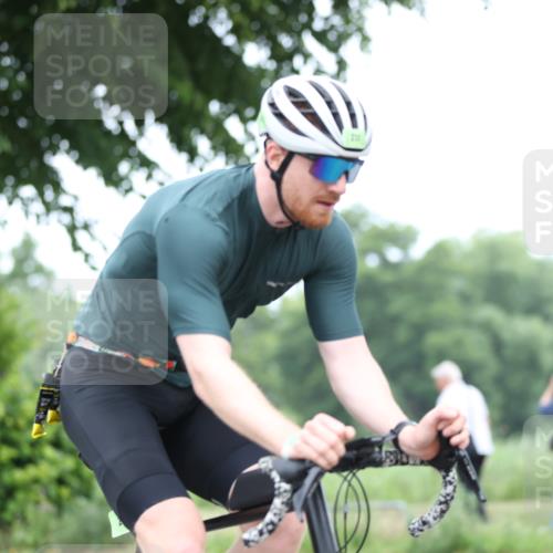 15.06.2025 - 7 Türme Triathlon Yannick Fuchs http://msf.ph/oto/7980449 15.06.2025 11:21:56 Radfahren  meine-sportfotos.de