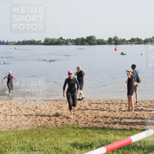 21.06.2025 - 27. Vierlanden-Triathlon MichiJ http://msf.ph/oto/7980454 15.06.2026 09:01:53 Schwimmen 196, 206, 214, 242 meine-sportfotos.de