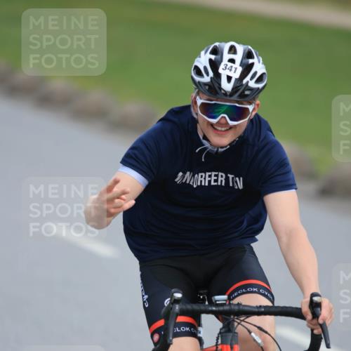 15.06.2025 - 27. Vierlanden-Triathlon H.Heesch http://msf.ph/oto/7980513 15.06.2025 10:40:34 Radfahren 9, 253, 304, 309, 341 meine-sportfotos.de