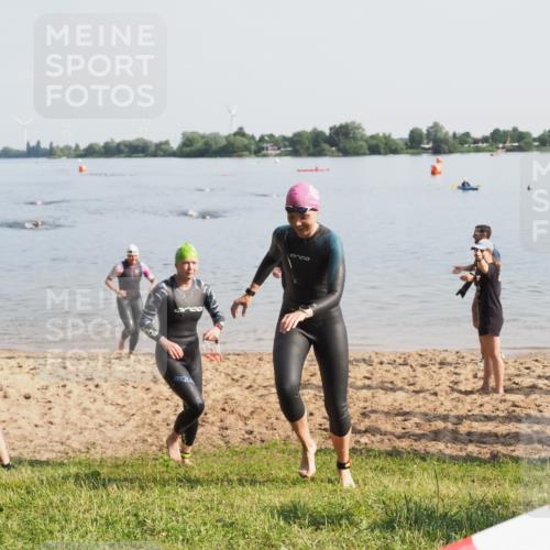 21.06.2025 - 27. Vierlanden-Triathlon MichiJ http://msf.ph/oto/7980521 15.06.2026 09:01:54 Schwimmen 196, 206, 214, 242 meine-sportfotos.de