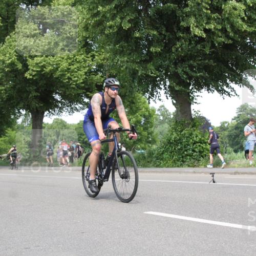 15.06.2025 - 7 Türme Triathlon Yannick Fuchs http://msf.ph/oto/7980523 15.06.2025 13:25:42 Radfahren  meine-sportfotos.de
