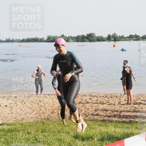 21.06.2025 - 27. Vierlanden-Triathlon MichiJ http://msf.ph/oto/7980538 15.06.2026 09:01:55 Schwimmen 196, 206, 214, 242 meine-sportfotos.de