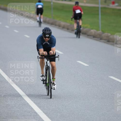 15.06.2025 - 27. Vierlanden-Triathlon H.Heesch http://msf.ph/oto/7980560 15.06.2025 10:40:55 Radfahren 116, 416, 432 meine-sportfotos.de