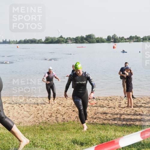 21.06.2025 - 27. Vierlanden-Triathlon MichiJ http://msf.ph/oto/7980562 15.06.2026 09:01:56 Schwimmen 196, 206, 214 meine-sportfotos.de