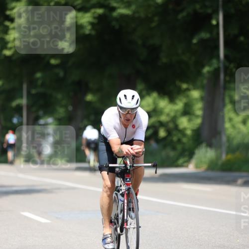 15.06.2025 - 7 Türme Triathlon Yannick Fuchs http://msf.ph/oto/7980567 15.06.2025 12:48:43 Radfahren 204, 458, 530, 629, 651 meine-sportfotos.de