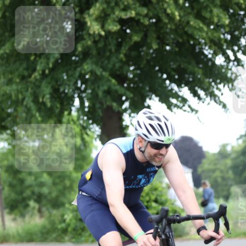 15.06.2025 - 7 Türme Triathlon Yannick Fuchs http://msf.ph/oto/7980571 15.06.2025 11:22:01 Radfahren 339 meine-sportfotos.de