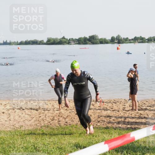 21.06.2025 - 27. Vierlanden-Triathlon MichiJ http://msf.ph/oto/7980586 15.06.2026 09:01:56 Schwimmen 196, 206, 214 meine-sportfotos.de
