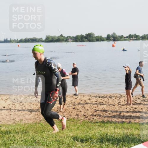 21.06.2025 - 27. Vierlanden-Triathlon MichiJ http://msf.ph/oto/7980622 15.06.2026 09:01:57 Schwimmen 196, 206, 214 meine-sportfotos.de