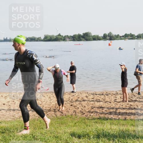 21.06.2025 - 27. Vierlanden-Triathlon MichiJ http://msf.ph/oto/7980639 15.06.2026 09:01:57 Schwimmen 196, 206, 214 meine-sportfotos.de