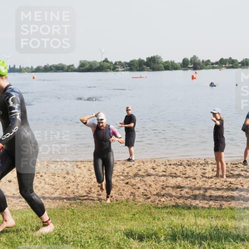 21.06.2025 - 27. Vierlanden-Triathlon MichiJ http://msf.ph/oto/7980659 15.06.2026 09:01:57 Schwimmen 196, 206, 214 meine-sportfotos.de