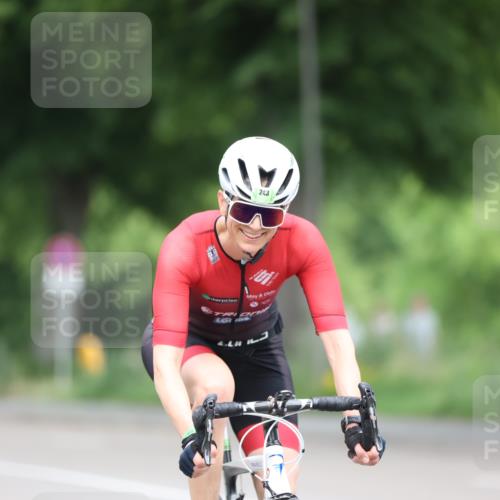 15.06.2025 - 7 Türme Triathlon Yannick Fuchs http://msf.ph/oto/7980662 15.06.2025 11:22:36 Radfahren 205, 243 meine-sportfotos.de