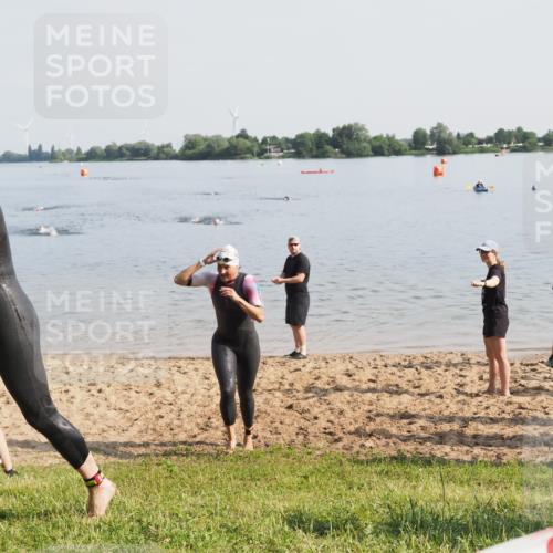 21.06.2025 - 27. Vierlanden-Triathlon MichiJ http://msf.ph/oto/7980666 15.06.2026 09:01:57 Schwimmen 196, 206, 214 meine-sportfotos.de