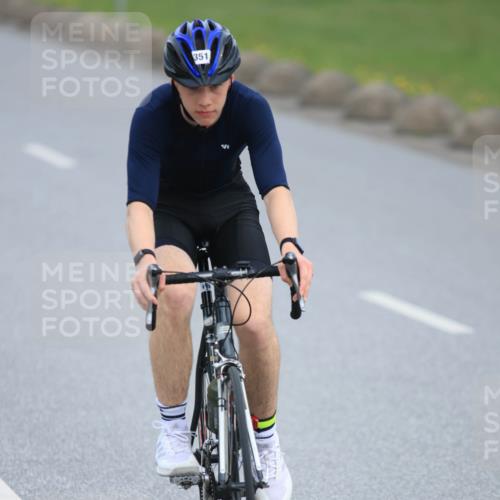 15.06.2025 - 27. Vierlanden-Triathlon H.Heesch http://msf.ph/oto/7980722 15.06.2025 10:41:29 Radfahren 106, 109, 127, 142, 198, 229, 351, 436, 453 meine-sportfotos.de