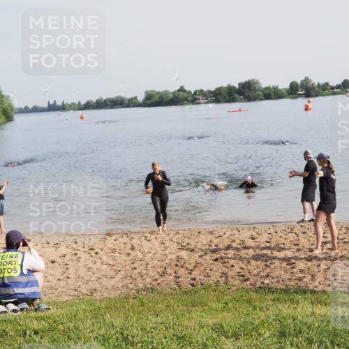 21.06.2025 - 27. Vierlanden-Triathlon MichiJ http://msf.ph/oto/7980726 15.06.2026 09:02:33 Schwimmen 246 meine-sportfotos.de