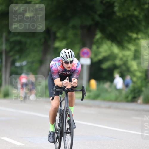 15.06.2025 - 7 Türme Triathlon Yannick Fuchs http://msf.ph/oto/7980735 15.06.2025 11:22:46 Radfahren  meine-sportfotos.de
