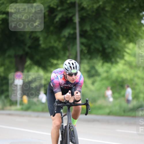 15.06.2025 - 7 Türme Triathlon Yannick Fuchs http://msf.ph/oto/7980754 15.06.2025 11:22:46 Radfahren  meine-sportfotos.de