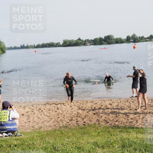 21.06.2025 - 27. Vierlanden-Triathlon MichiJ http://msf.ph/oto/7980773 15.06.2026 09:02:34 Schwimmen 200, 246 meine-sportfotos.de