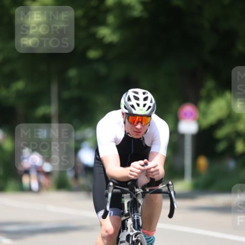 15.06.2025 - 7 Türme Triathlon Yannick Fuchs http://msf.ph/oto/7980782 15.06.2025 12:48:54 Radfahren 256, 445, 446, 540, 633 meine-sportfotos.de