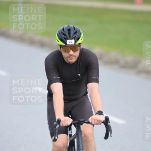 15.06.2025 - 27. Vierlanden-Triathlon H.Heesch http://msf.ph/oto/7980790 15.06.2025 10:41:42 Radfahren 22, 45, 93, 134, 172, 205 meine-sportfotos.de
