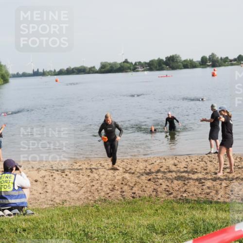 21.06.2025 - 27. Vierlanden-Triathlon MichiJ http://msf.ph/oto/7980810 15.06.2026 09:02:34 Schwimmen 200, 246 meine-sportfotos.de