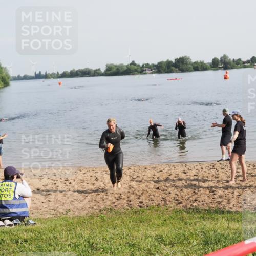 21.06.2025 - 27. Vierlanden-Triathlon MichiJ http://msf.ph/oto/7980876 15.06.2026 09:02:35 Schwimmen 200, 223, 246 meine-sportfotos.de