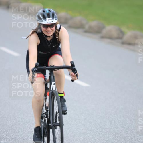 15.06.2025 - 27. Vierlanden-Triathlon H.Heesch http://msf.ph/oto/7980946 15.06.2025 10:42:43 Radfahren 115, 147, 199, 347, 1399 meine-sportfotos.de