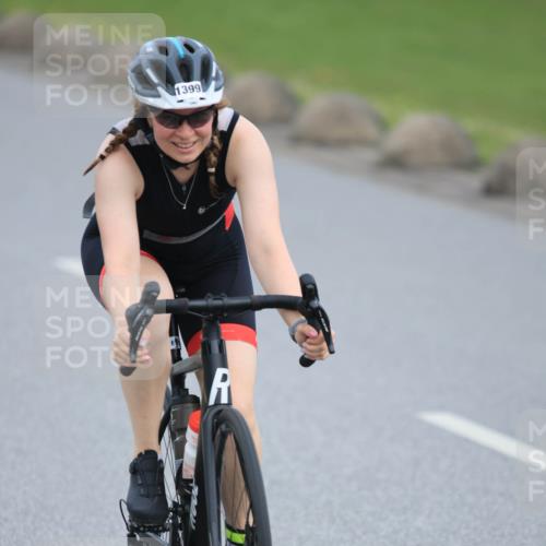 15.06.2025 - 27. Vierlanden-Triathlon H.Heesch http://msf.ph/oto/7980949 15.06.2025 10:42:43 Radfahren 115, 147, 199, 347, 1399 meine-sportfotos.de