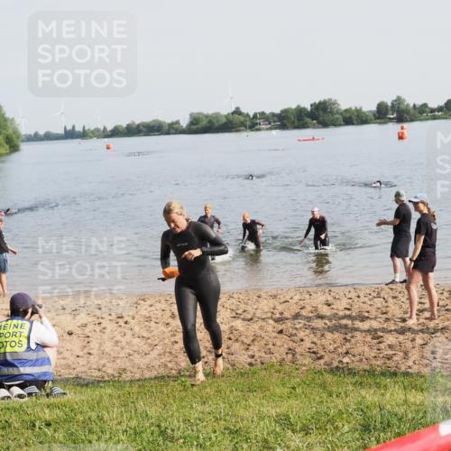 21.06.2025 - 27. Vierlanden-Triathlon MichiJ http://msf.ph/oto/7980958 15.06.2026 09:02:36 Schwimmen 200, 223, 246 meine-sportfotos.de