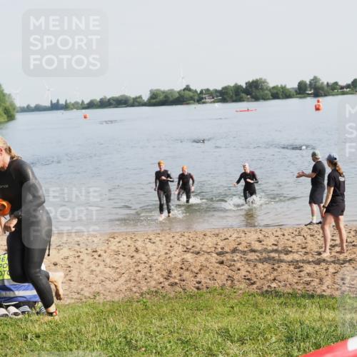 21.06.2025 - 27. Vierlanden-Triathlon MichiJ http://msf.ph/oto/7981001 15.06.2026 09:02:38 Schwimmen 200, 210, 223, 246 meine-sportfotos.de