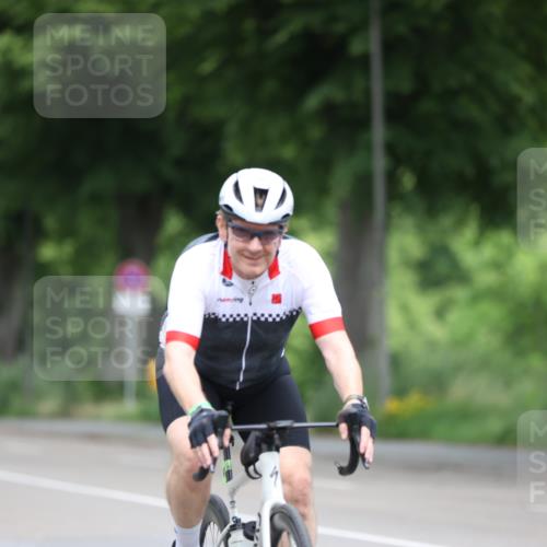 15.06.2025 - 7 Türme Triathlon Yannick Fuchs http://msf.ph/oto/7981004 15.06.2025 11:23:51 Radfahren  meine-sportfotos.de