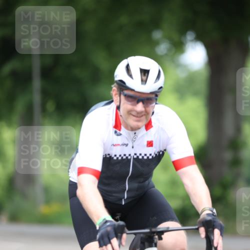 15.06.2025 - 7 Türme Triathlon Yannick Fuchs http://msf.ph/oto/7981017 15.06.2025 11:23:51 Radfahren  meine-sportfotos.de