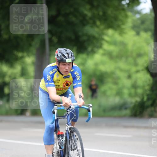15.06.2025 - 7 Türme Triathlon Yannick Fuchs http://msf.ph/oto/7981100 15.06.2025 11:24:27 Radfahren 243, 258 meine-sportfotos.de