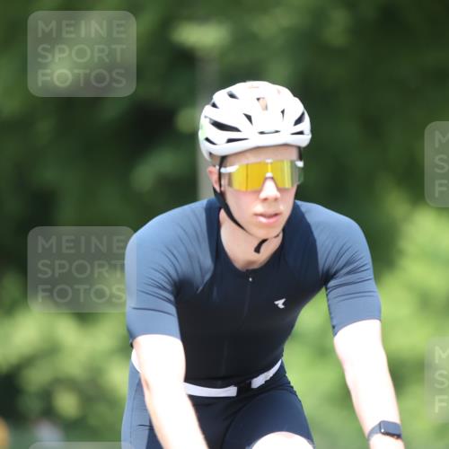 15.06.2025 - 7 Türme Triathlon Yannick Fuchs http://msf.ph/oto/7981115 15.06.2025 12:49:23 Radfahren 247, 397, 411, 448, 656 meine-sportfotos.de