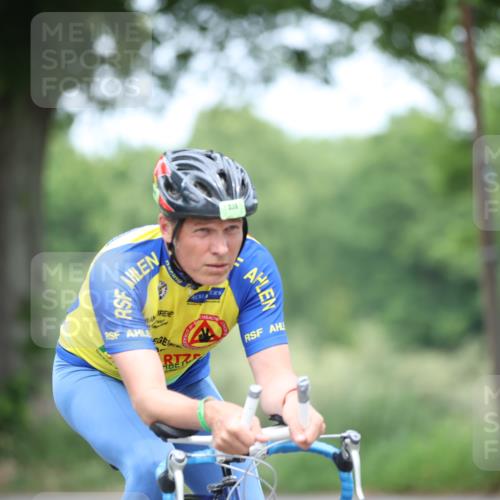 15.06.2025 - 7 Türme Triathlon Yannick Fuchs http://msf.ph/oto/7981126 15.06.2025 11:24:27 Radfahren 243, 258 meine-sportfotos.de