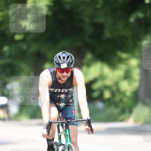 15.06.2025 - 7 Türme Triathlon Yannick Fuchs http://msf.ph/oto/7981186 15.06.2025 12:49:26 Radfahren 247, 366, 397, 656 meine-sportfotos.de