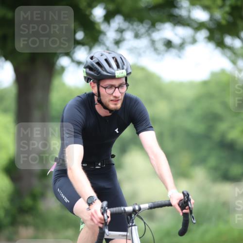 15.06.2025 - 7 Türme Triathlon Yannick Fuchs http://msf.ph/oto/7981190 15.06.2025 11:24:33 Radfahren 258 meine-sportfotos.de