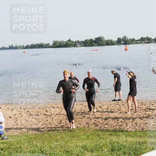 21.06.2025 - 27. Vierlanden-Triathlon MichiJ http://msf.ph/oto/7981206 15.06.2026 09:02:42 Schwimmen 200, 210, 223, 246 meine-sportfotos.de