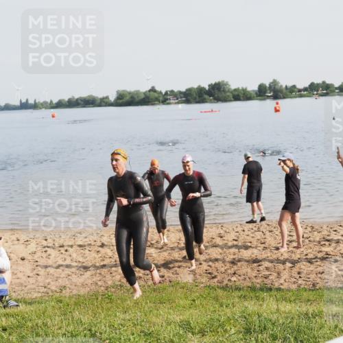 21.06.2025 - 27. Vierlanden-Triathlon MichiJ http://msf.ph/oto/7981223 15.06.2026 09:02:43 Schwimmen 200, 210, 223, 246 meine-sportfotos.de