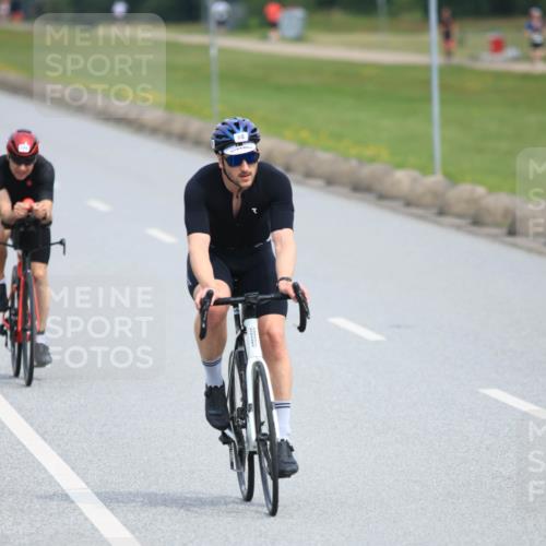 15.06.2025 - 27. Vierlanden-Triathlon H.Heesch http://msf.ph/oto/7981265 15.06.2025 10:47:01 Radfahren 68, 143, 169, 370, 455 meine-sportfotos.de