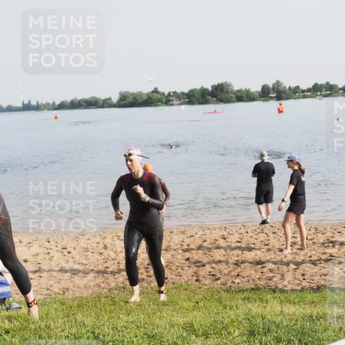 21.06.2025 - 27. Vierlanden-Triathlon MichiJ http://msf.ph/oto/7981313 15.06.2026 09:02:44 Schwimmen 200, 210, 223, 246 meine-sportfotos.de