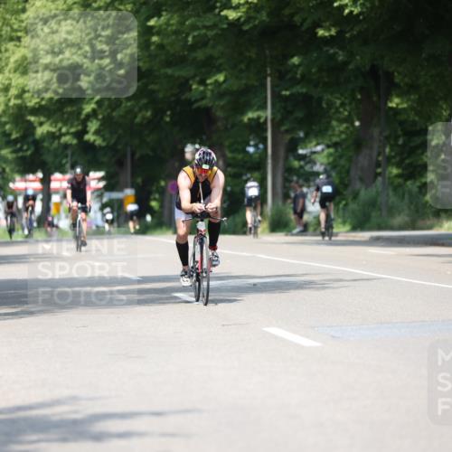 15.06.2025 - 7 Türme Triathlon Yannick Fuchs http://msf.ph/oto/7981315 15.06.2025 12:49:32 Radfahren 261, 366, 397, 638, 671 meine-sportfotos.de