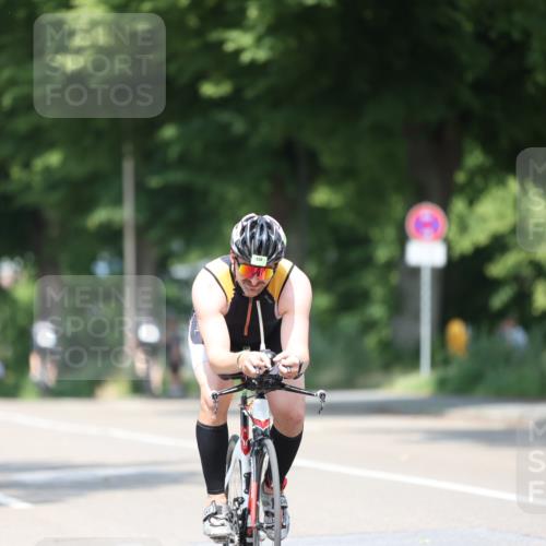 15.06.2025 - 7 Türme Triathlon Yannick Fuchs http://msf.ph/oto/7981340 15.06.2025 12:49:33 Radfahren 261, 366, 397, 638, 671 meine-sportfotos.de