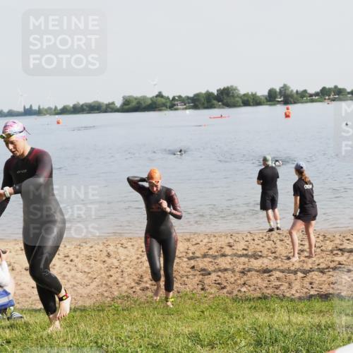 21.06.2025 - 27. Vierlanden-Triathlon MichiJ http://msf.ph/oto/7981351 15.06.2026 09:02:45 Schwimmen 200, 210, 223 meine-sportfotos.de